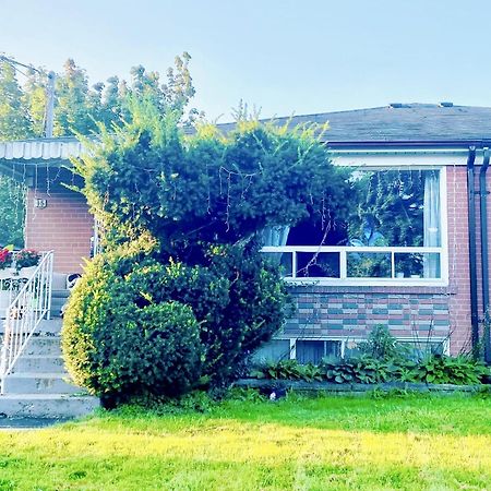 Toronto Bed & Breakfast - Free Parking 外观 照片