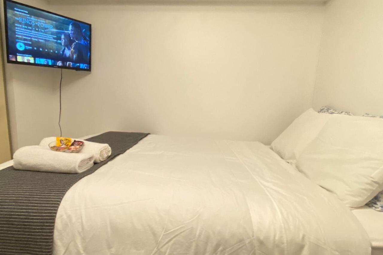 Toronto Bed & Breakfast - Free Parking 外观 照片