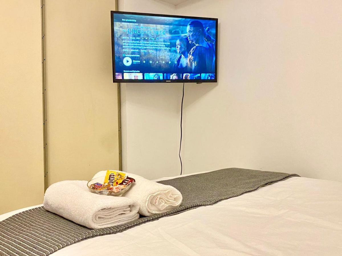 Toronto Bed & Breakfast - Free Parking 外观 照片