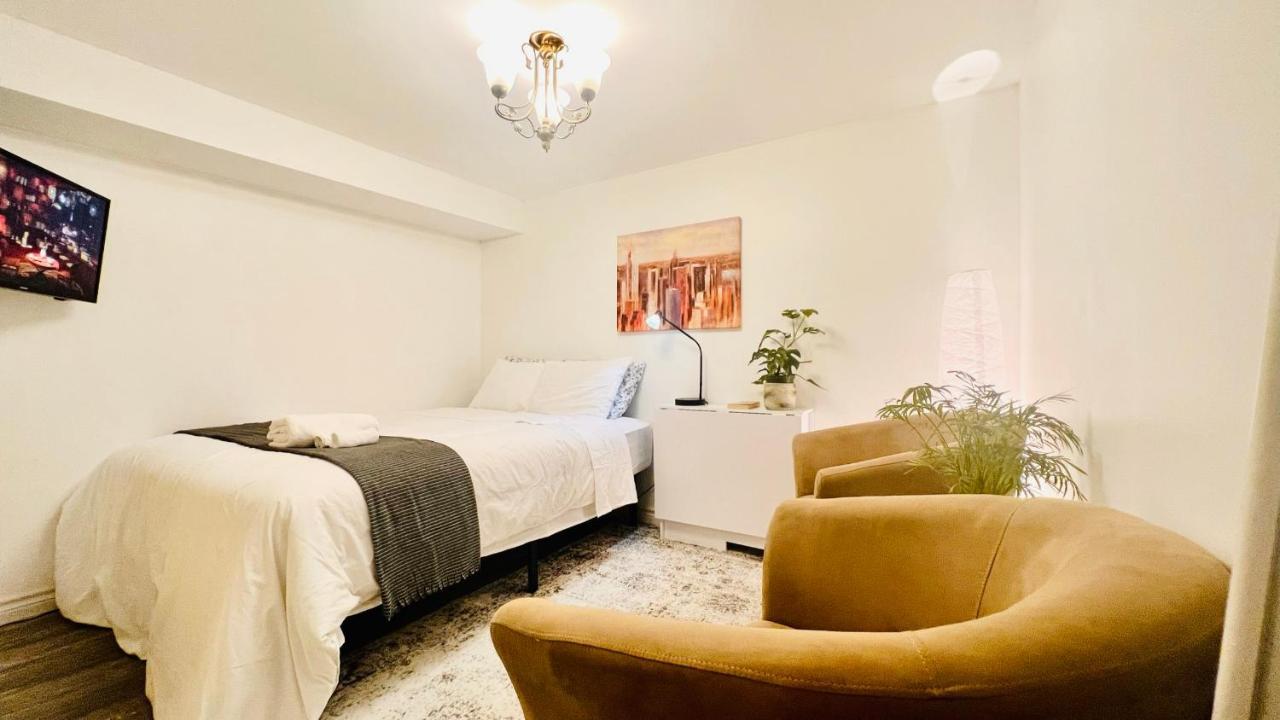 Toronto Bed & Breakfast - Free Parking 外观 照片