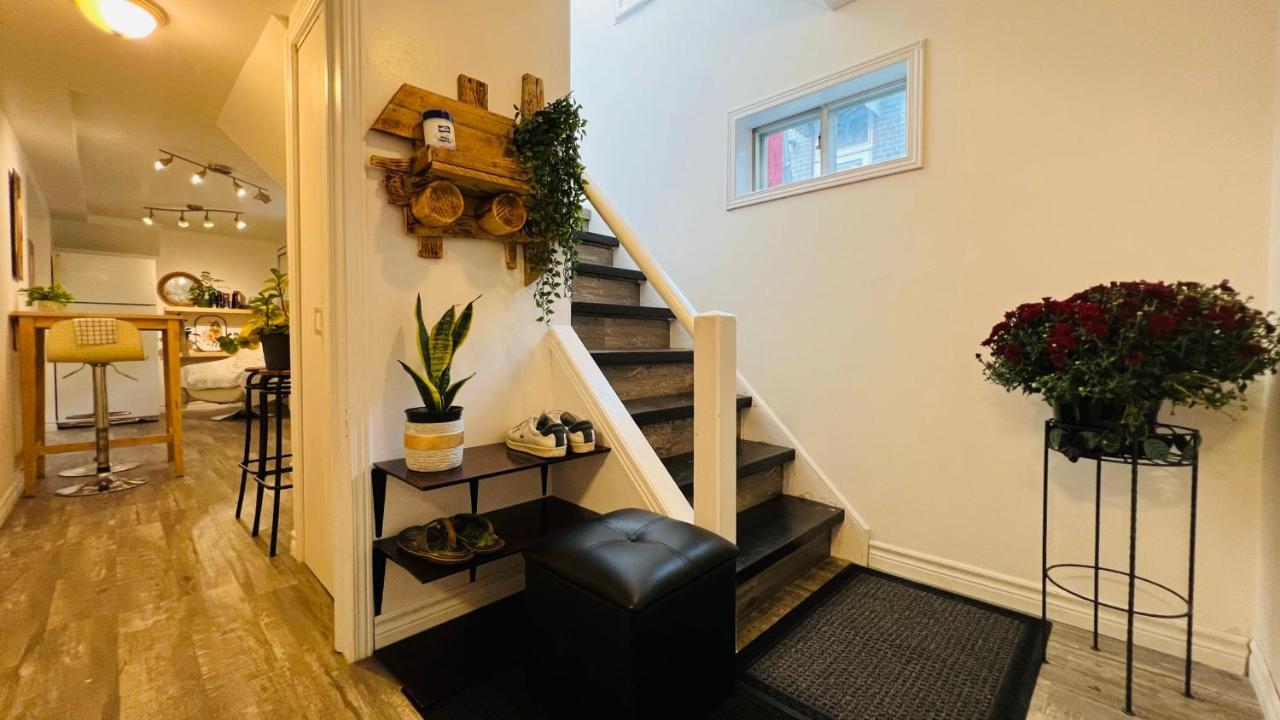 Toronto Bed & Breakfast - Free Parking 外观 照片