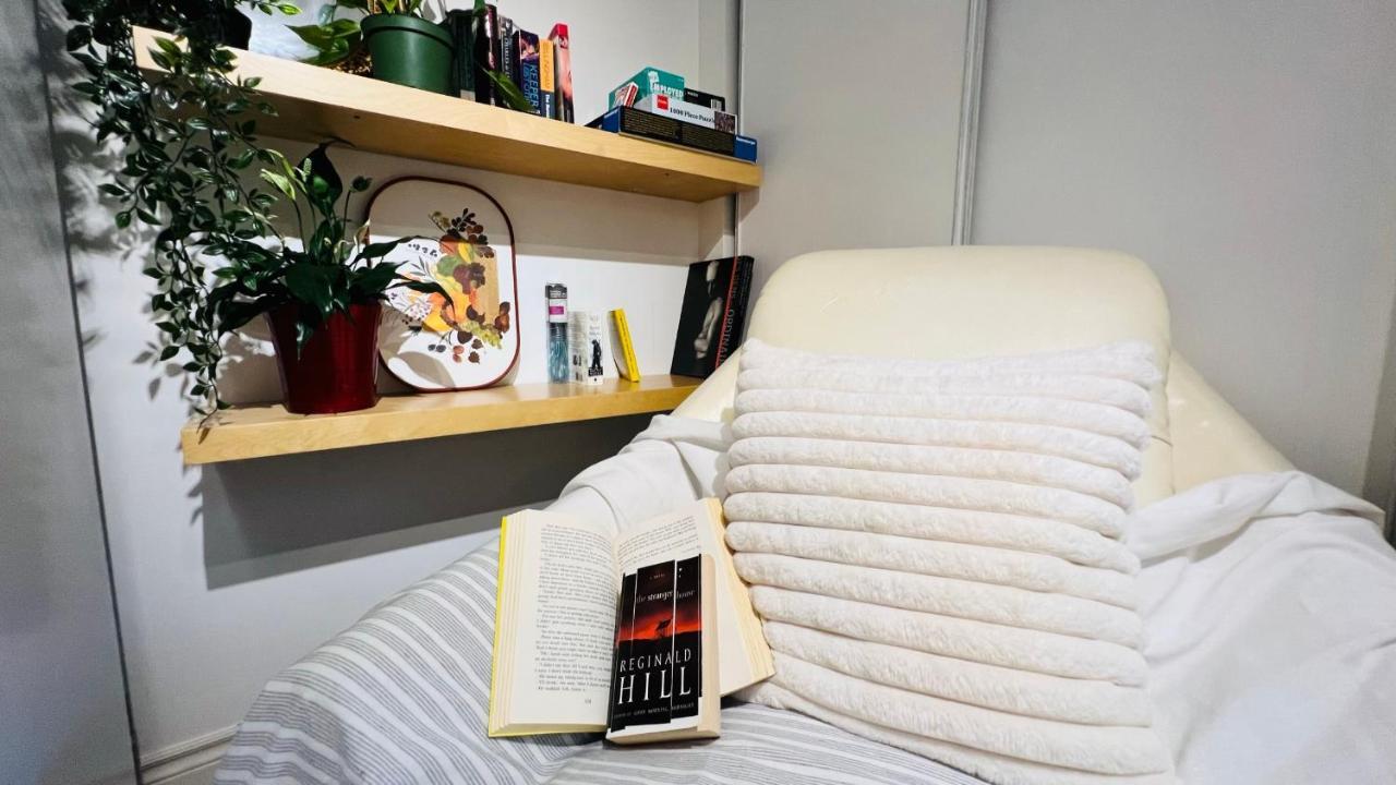 Toronto Bed & Breakfast - Free Parking 外观 照片