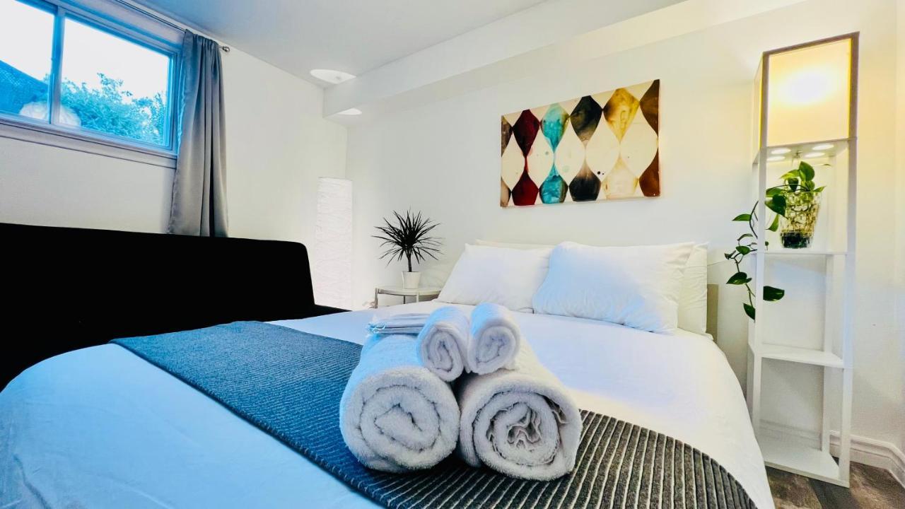 Toronto Bed & Breakfast - Free Parking 外观 照片