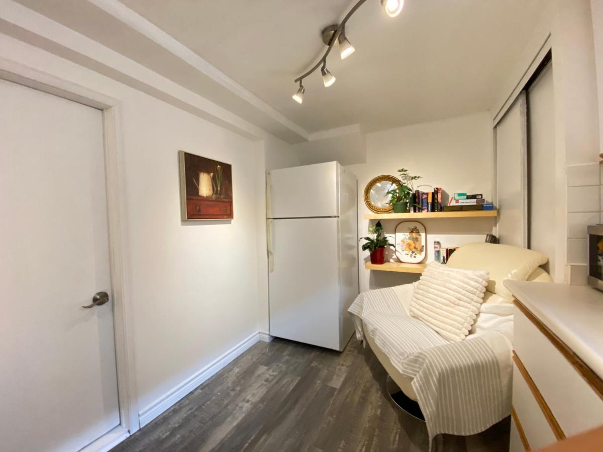 Toronto Bed & Breakfast - Free Parking 外观 照片