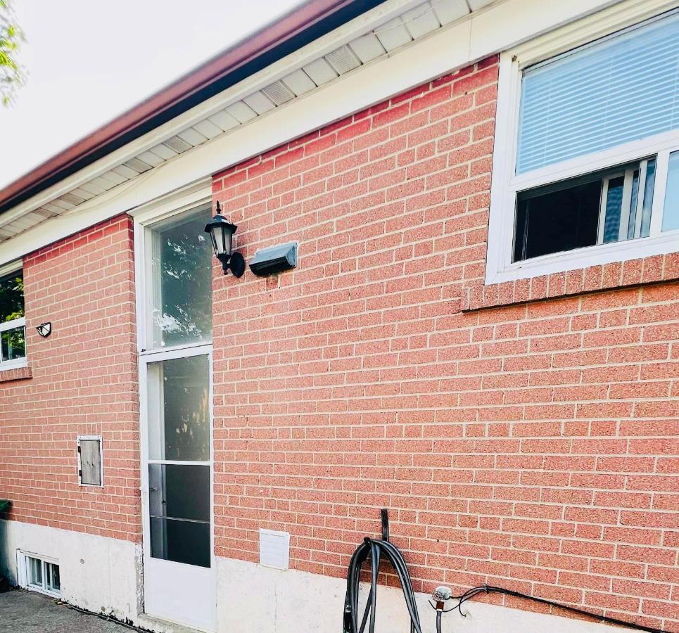 Toronto Bed & Breakfast - Free Parking 外观 照片