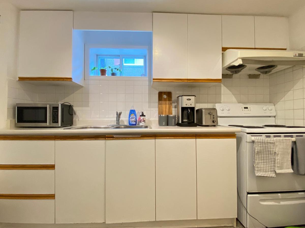 Toronto Bed & Breakfast - Free Parking 外观 照片