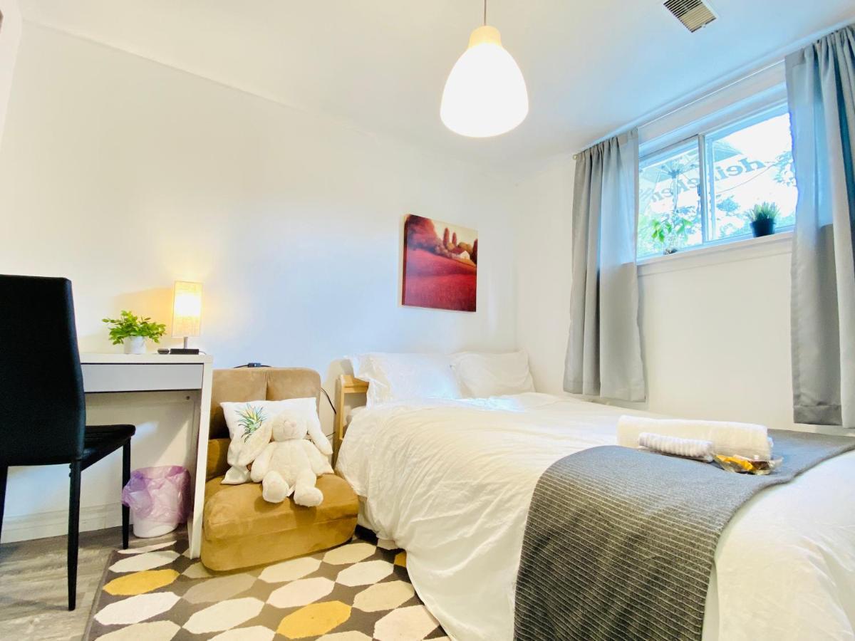 Toronto Bed & Breakfast - Free Parking 外观 照片