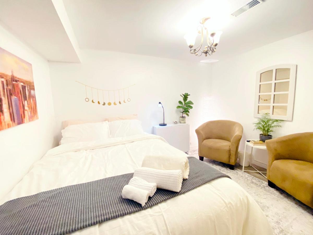 Toronto Bed & Breakfast - Free Parking 外观 照片