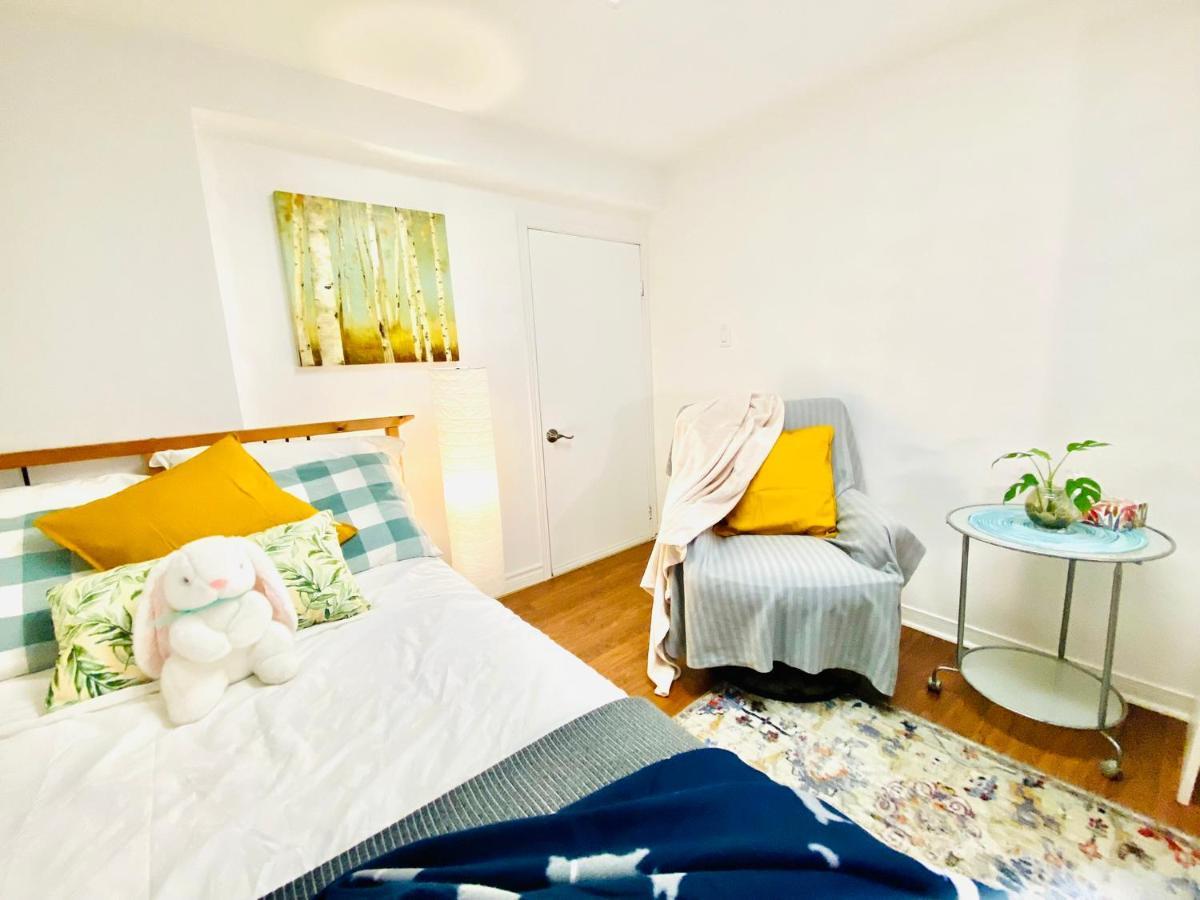 Toronto Bed & Breakfast - Free Parking 外观 照片