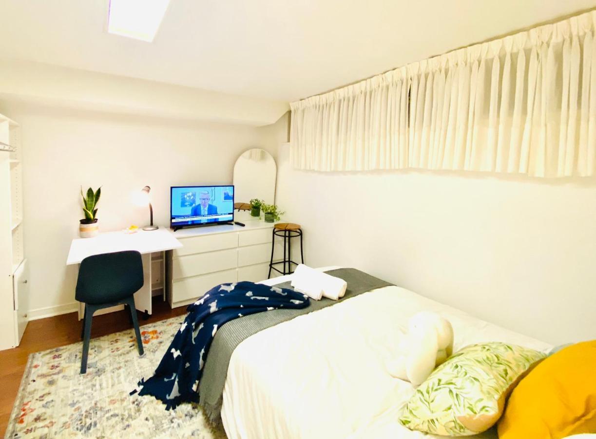 Toronto Bed & Breakfast - Free Parking 外观 照片